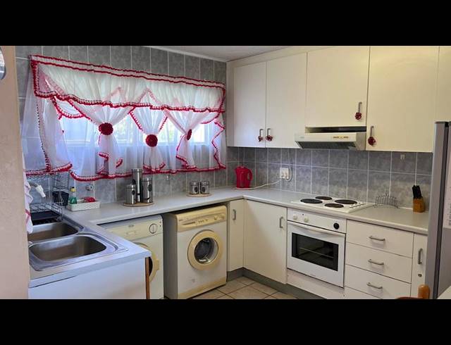 3 BEDROOM PROPERTY TO RENT IN MANABA BEACH